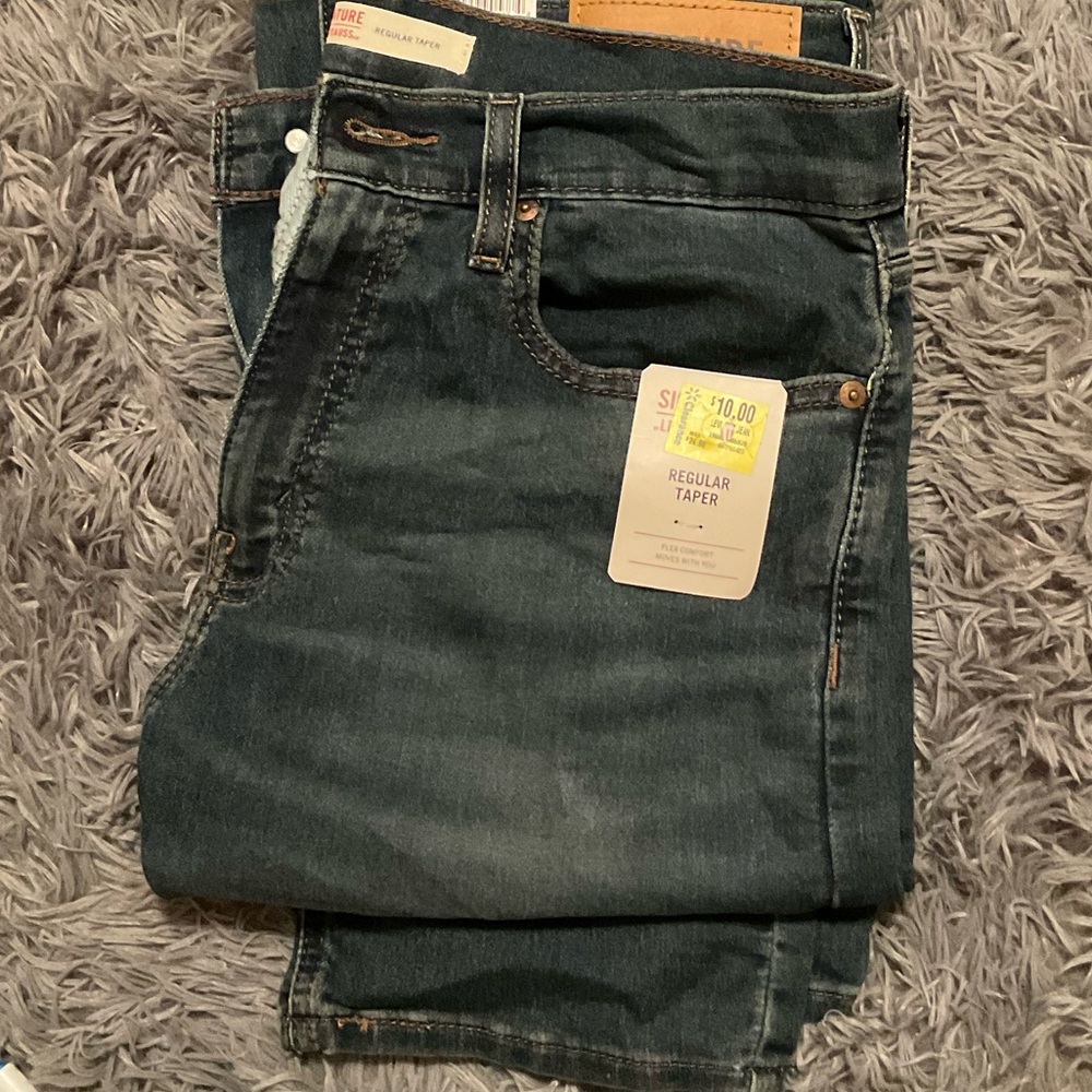 Levi BRAND NEW